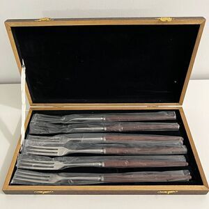 VTG 3 Prong Long Fork box set of 6 stainless steel w/ wood handle